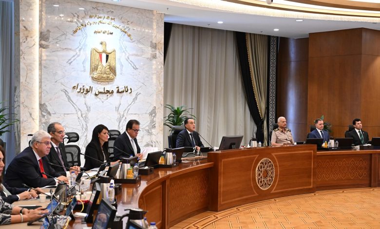 رئيس الوزراء: بدء تفعيل حزمة الاستثمارات القطرية المباشرة بقيمة 7.5 مليار دولار رئيس الوزراء: بدء تفعيل حزمة الاستثمارات القطرية المباشرة بقيمة 7.5 مليار دولار