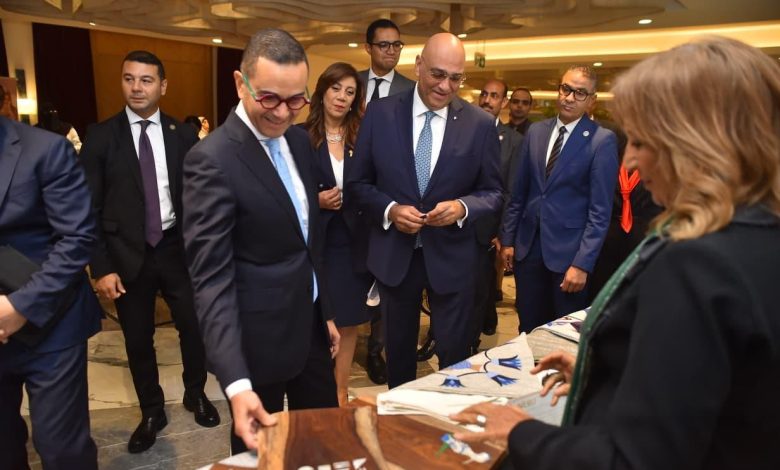 بالصور.. وزير الاستثمار يفتتح معرض المشروعات الصغيرة والمتوسطة