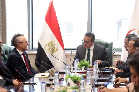 وزير الصحة يبحث مع نائب رئيس شركة “أليكسيون” تعزيز التعاون في مجال الأمراض النادرة والوراثية وزير الصحة يبحث مع نائب رئيس شركة “أليكسيون” تعزيز التعاون في مجال الأمراض النادرة والوراثية