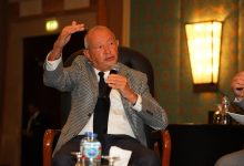 نجيب ساويرس يطالب بخفض الفائدة إلى 8% لتحفيز الاستثمار العقاري والسياحي