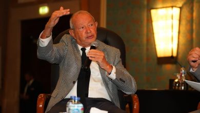 نجيب ساويرس يطالب بخفض الفائدة إلى 8% لتحفيز الاستثمار العقاري والسياحي