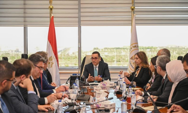 وزير الاستثمار يناقش مع وفد S&P Global مستجدات التصنيف الائتماني والإصلاحات الاقتصاديك