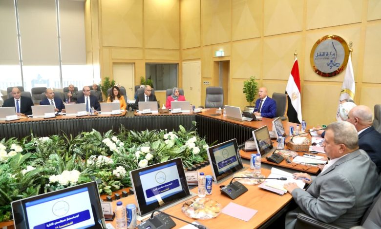 كامل الوزير يوجه بدراسة أثر جميع مشروعات النقل على التنمية الاقتصادية والاجتماعية