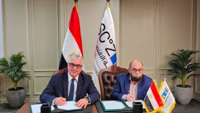 اقتصادية قناة السويس توقع عقد مشروع شركة “إنترلووب جروب” للملابس الجاهزة باستثمارات 35.2 مليون دولار