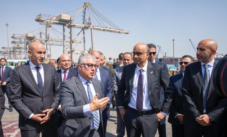 وليد جمال الدين يدعو لإقامة منطقة صناعية سنغافورية متخصصة داخل المنطقة الاقتصادية وليد جمال الدين يدعو لإقامة منطقة صناعية سنغافورية متخصصة داخل المنطقة الاقتصادية