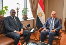 وزير الري يلتقي نظيره السوداني لتعزيز التعاون المشترك بين البلدين
