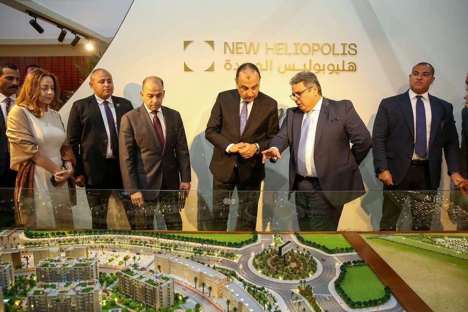 وزير قطاع الأعمال يتفقد مشروعات “مصر الجديدة” و”الإسكندرية للاستثمارات” في سيتي سكيب