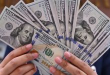 الدولار يتراجع 4.4% أمام الجنيه المصري منذ بداية 2025