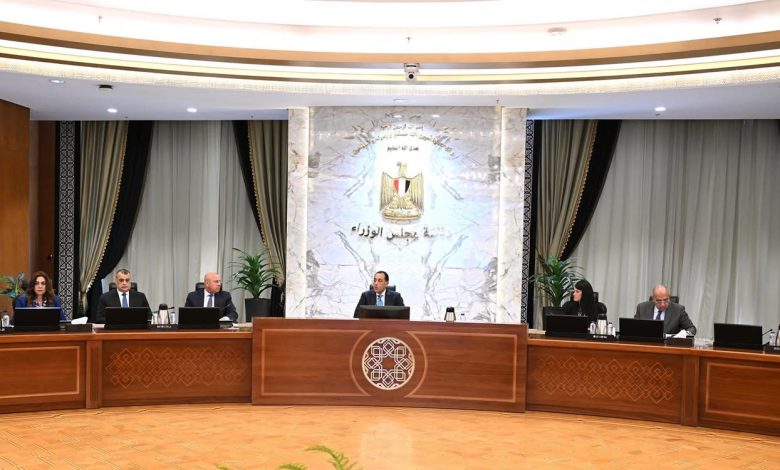 رئيس الوزراء يترأس اجتماع المجلس الأعلى للطاقة لبحث خطط تنمية الطاقة المتجددة وتحفيز الاستثمار