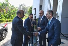 وزير الاستثمار يبحث مع رئيس سنغافورة تعزيز التعاون في التحول الرقمي والموانئ والطاقة المتجددة