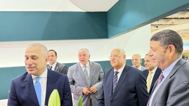 بالصور.. رئيس البنك الزراعي يتفقد جناح «إيكارد» بمعرض صحارى