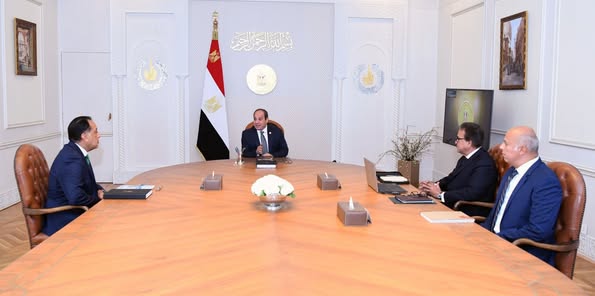 السيسي يتابع منظومة التأمين الصحي الشامل ويُوجّه بسرعة تنفيذ المشروعات الصحية الكبرى السيسي يتابع منظومة التأمين الصحي الشامل ويُوجّه بسرعة تنفيذ المشروعات الصحية الكبرى