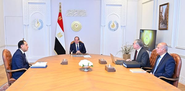 السيسي يوجّه بسرعة سداد مستحقات الشركات الأجنبية العاملة بقطاع البترول السيسي يوجّه بسرعة سداد مستحقات الشركات الأجنبية العاملة بقطاع البترول