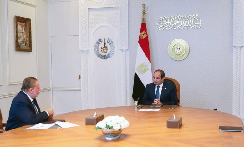 السيسي يجتمع بمحافظ البنك المركزي لمتابعة تحسن المؤشرات الاقتصادية وتعزيز الاحتياطيات الدولارية
