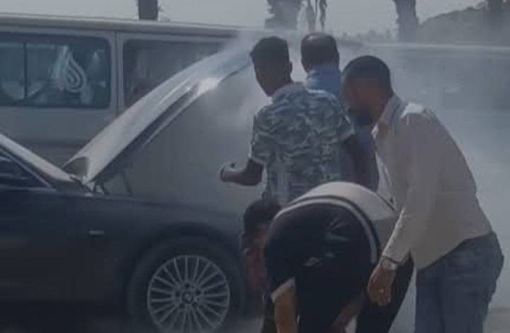 احتراق سيارة الإعلامي أحمد شوبير على طريق صلاح سالم