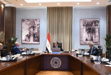 رئيس الوزراء يتابع مع محافظ القاهرة الموقف التنفيذي لمشروعات التطوير والتنمية 