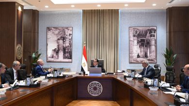 رئيس الوزراء يتابع مع محافظ القاهرة الموقف التنفيذي لمشروعات التطوير والتنمية 