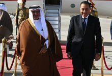 رئيس الوزراء يستقبل ولي عهد مملكة البحرين بمطار القاهرة الدولي