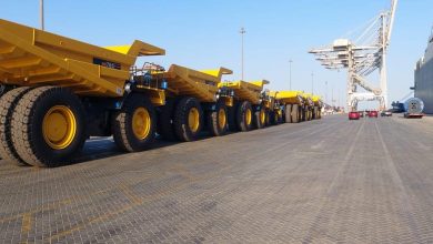 أول عملية ترانزيت مباشر لتداول السيارات والمعدات بميناء السخنة