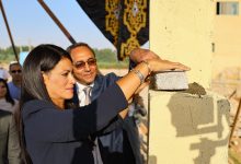 وزيرة التخطيط تضع حجر الأساس لأول مصنع لتربية ديدان القز وإنتاج الحرير الطبيعي في قنا