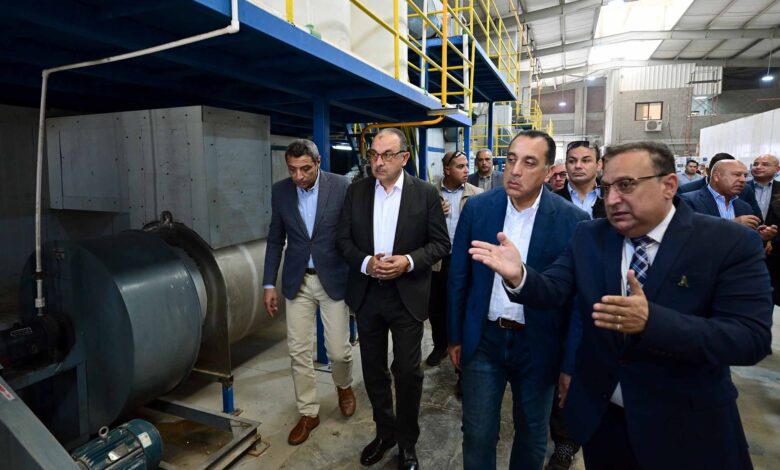رئيس الوزراء يفتتح مصنع “سيناي للمستلزمات الطبية” بطاقة إنتاجية 60 مليون قفاز طبي سنويًا رئيس الوزراء يفتتح مصنع “سيناي للمستلزمات الطبية” بطاقة إنتاجية 60 مليون قفاز طبي سنويًا