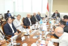 وزير الإسكان يلتقى مسئولى شركة HDP ضمن سلسلة اجتماعات متابعة موقف مبيعات وتسويق المشروعات بالمدن الجديدة