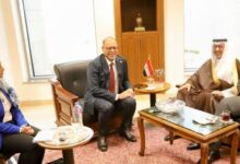 وزير العمل والسفير السعودي يناقشان تعزيز التعاون المشترك