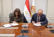 العمل توقع بروتوكول تعاون مع الجامعة المصرية الصينية لدعم تنمية الموارد البشرية