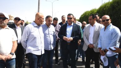 وزير الإسكان يتفقد مشروعات تطوير الطرق بمحور 26 يوليو وحدائق أكتوبر