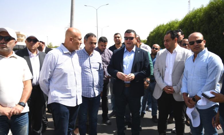 وزير الإسكان يتفقد مشروعات تطوير الطرق بمحور 26 يوليو وحدائق أكتوبر