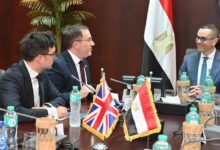 وزير الاستثمار يبحث مع السفير البريطاني سبل تعزيز الشراكة الاقتصادية والتحضير لمؤتمر الاستثمار المشترك ديسمبر المقبل