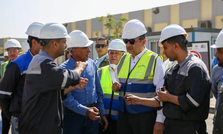 وزير قطاع الأعمال: إعادة تشغيل “مصنع بلوكات الأنود الكربونية” لدعم الصناعة الوطنية وتعظيم القيمة المضافة وعوائد الأصول وزير قطاع الأعمال: إعادة تشغيل “مصنع بلوكات الأنود الكربونية” لدعم الصناعة الوطنية وتعظيم القيمة المضافة وعوائد الأصول