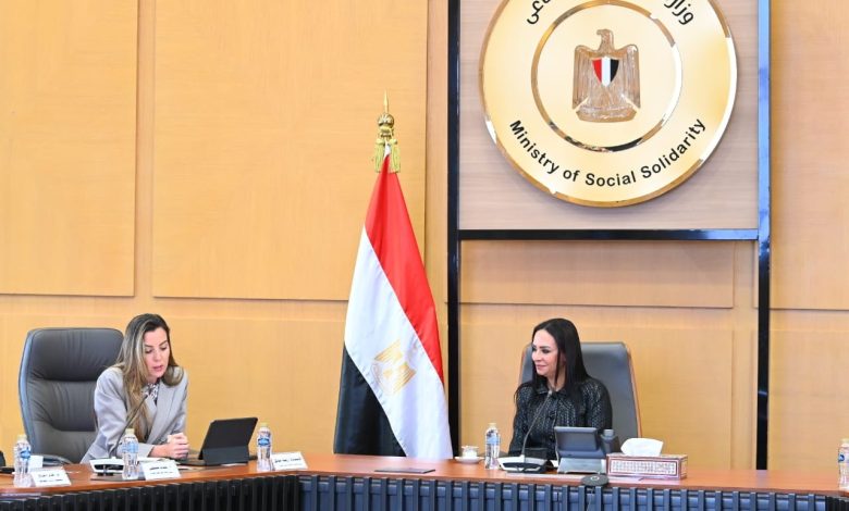 “التضامن” تفتتح فعاليات مائدة مستديرة لـ”صندوق قادرون باختلاف” “التضامن” تفتتح فعاليات مائدة مستديرة لـ”صندوق قادرون باختلاف”