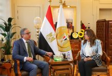 منال عوض ومحافظ الفيوم يبحثان تطوير المحميات الطبيعية وخطط التكيف مع تغير المناخ