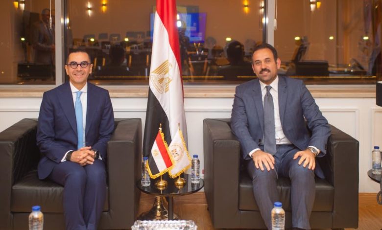 وزير الاستثمار يبحث مع الرئيس التنفيذي لجهاز “مستقبل مصر للتنمية المستدامة” التعاون في دعم سلاسل الإمداد وزيادة الصادرات