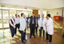 نائب وزير الصحة يتفقد مستشفى نخل المركزي لضمان جودة الخدمات الطبية بشمال سيناء