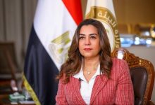 “منال عوض” تعلن إزالة 18 ألف متر من الشباك المخالفة لحماية الطيور المهاجرة