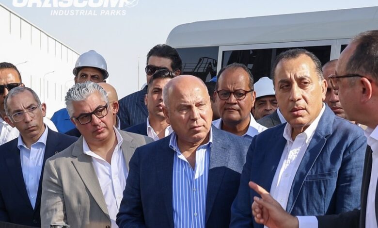 رئيس الوزراء يفتتح مصنع “أدو مينا” ويتفقد “إيجيبت أنود” خلال جولته بمنطقة أوراسكوم الصناعية في العين السخنة