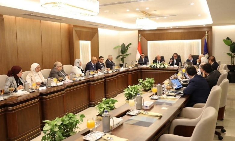 وزير الصحة وهيئة الدواء يتابعان نمو السوق الدوائي وتوطين صناعة المستحضرات