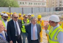 وزير العمل يزور موقع شركة المقاولون العرب في قطر ويؤكد على حقوق العمال وتطوير التدريب المهني