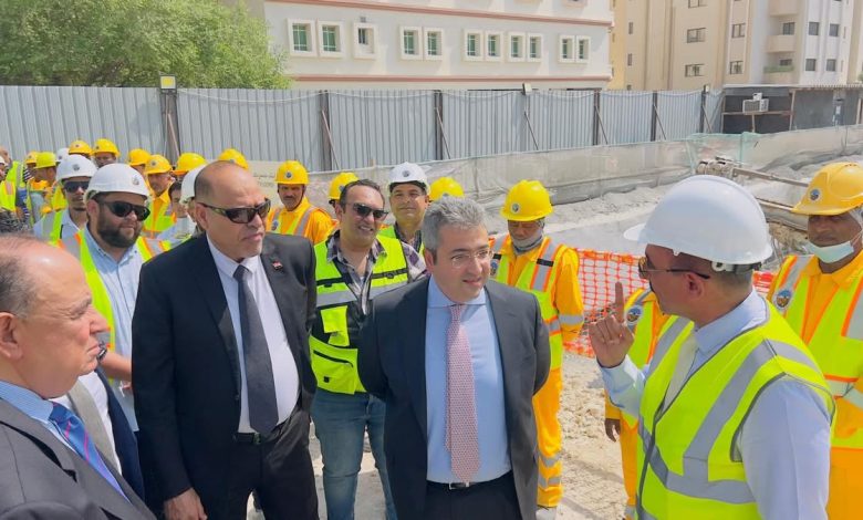 وزير العمل يزور موقع شركة المقاولون العرب في قطر ويؤكد على حقوق العمال وتطوير التدريب المهني وزير العمل يزور موقع شركة المقاولون العرب في قطر ويؤكد على حقوق العمال وتطوير التدريب المهني