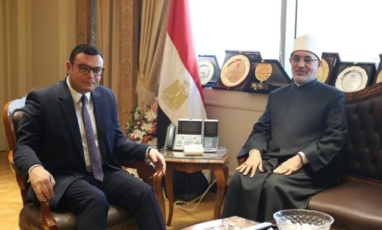 وزير الإسكان يبحث مع مفتي الجمهورية تخصيص مقرات لدار الإفتاء في المدن الجديدة وزير الإسكان يبحث مع مفتي الجمهورية تخصيص مقرات لدار الإفتاء في المدن الجديدة