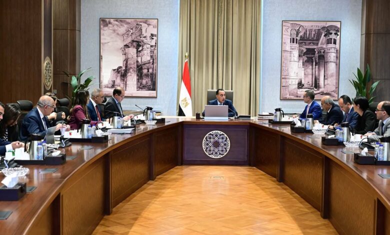 مدبولي يبحث فرص الاستثمار الجديدة والتعاون العربي في الصناعة والطاقة والعقارات مدبولي يبحث فرص الاستثمار الجديدة والتعاون العربي في الصناعة والطاقة والعقارات