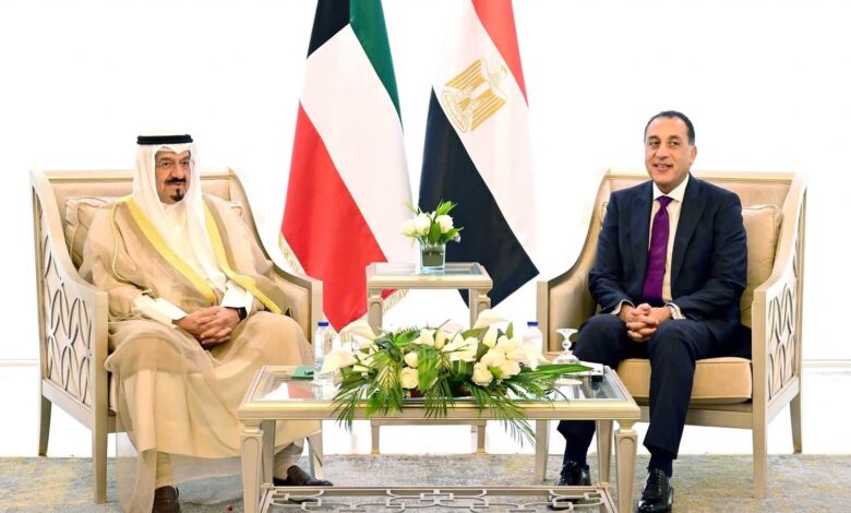 رئيسا وزراء مصر والكويت يعقدان جلسة مباحثات موسعة لتعزيز التعاون الثنائي وتوسيع الاستثمارات المشتركة رئيسا وزراء مصر والكويت يعقدان جلسة مباحثات موسعة لتعزيز التعاون الثنائي وتوسيع الاستثمارات المشتركة