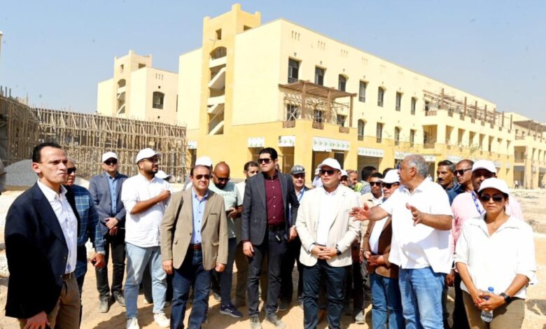 وزير الإسكان يتفقد الأعمال النهائية بمشروع “حدائق تلال الفسطاط” ويشدد على سرعة الإنجاز وزير الإسكان يتفقد الأعمال النهائية بمشروع “حدائق تلال الفسطاط” ويشدد على سرعة الإنجاز