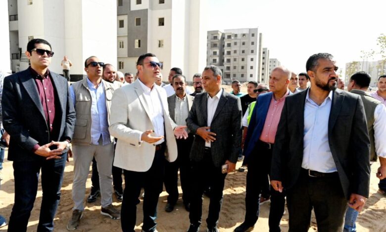 الشربيني يتجول داخل مشروعات “سكن لكل المصريين” والإسكان الأخضر بالعبور الجديدة الشربيني يتجول داخل مشروعات “سكن لكل المصريين” والإسكان الأخضر بالعبور الجديدة