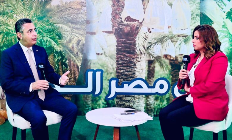 وزير التموين يكشف تفاصيل خطة الدولة لضبط الأسواق وتأمين السلع الاستراتيجية خلال استضافته برنامج «صُنّاع الفرصة» على قناة «المحور» وزير التموين يكشف تفاصيل خطة الدولة لضبط الأسواق وتأمين السلع الاستراتيجية خلال استضافته برنامج «صُنّاع الفرصة» على قناة «المحور»