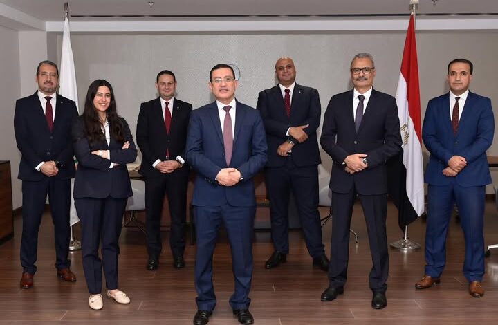 أسرة نادي البنك الأهلي المصري بالإسكندرية تهنئ مجلس الإدارة الجديد بفوزه بالتزكية لدورة 2025–2029 أسرة نادي البنك الأهلي المصري بالإسكندرية تهنئ مجلس الإدارة الجديد بفوزه بالتزكية لدورة 2025–2029