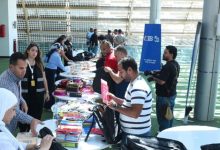 موظفو البنك التجاري الدولي يشاركون في توزيع 1000 حقيبة مدرسية لدعم الطلاب المحتاجين