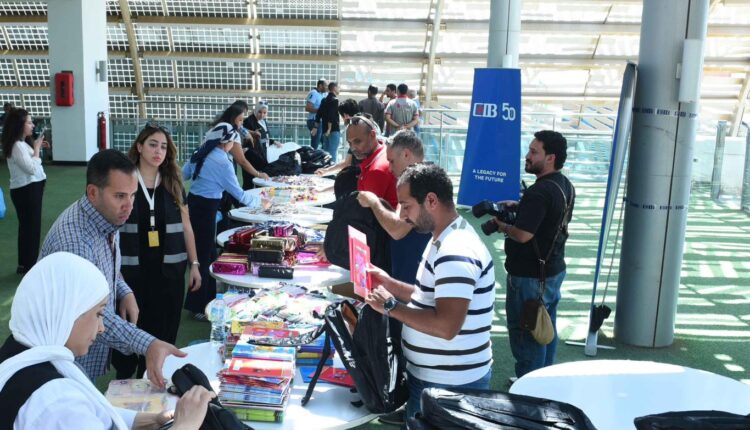 موظفو البنك التجاري الدولي يشاركون في توزيع 1000 حقيبة مدرسية لدعم الطلاب المحتاجين